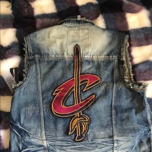 Heritage America Cleveland Cavaliers Denim Vest